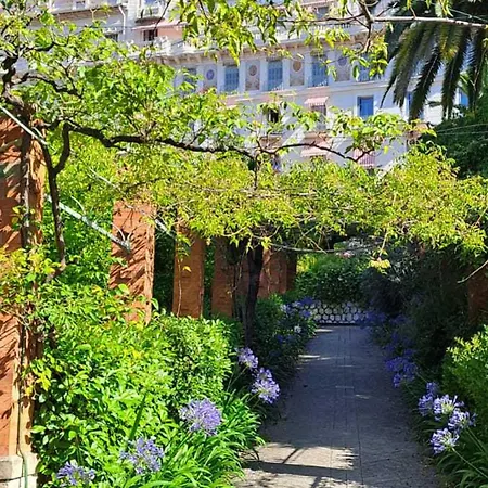 Spacieux 3p Dans Palace Calme, Vue à - Fr-1-196-385